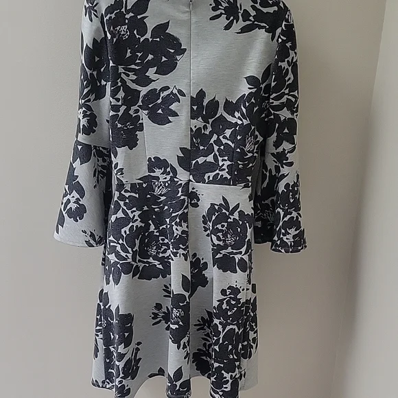 Floral Long Sleeve Dress - Picture 3 of 3